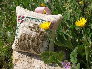 WOODLAND SAMPLING by The Prairie Schooler Counted Cross Stitch Pattern, Squirrels, Rabbits, Leaflet Pattern Chart Book No. 17