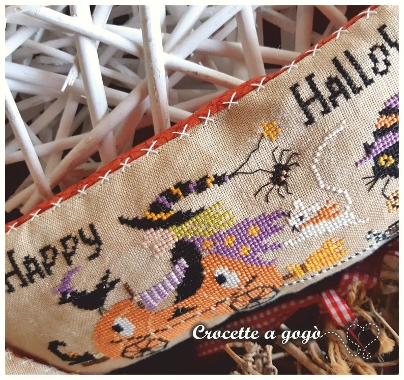 Crocette A Gogo  "Halloween Car"  Counted Cross Stitch Pattern  Autumn, Pumpkin, Trick or Treat, Paper Pattern