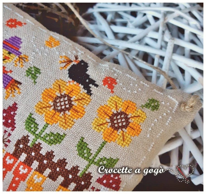 Crocette A Gogo  "Hello Autumn" Counted Cross Stitch Pattern, Pumpkins, Scarecrow, Flowers, Birds, Paper Pattern, In Stock