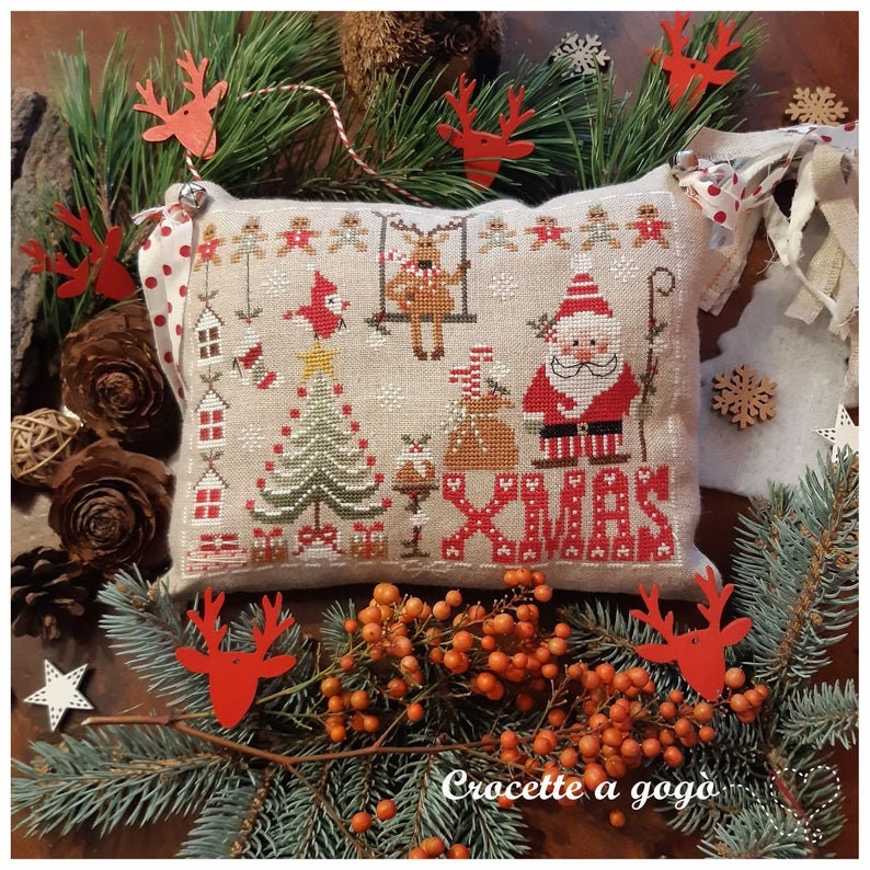 CROCETTE A GOGO "Hello Xmas" Counted Cross Stitch Pattern, Christmas, Winter, Santa, Reindeer, Gingerbread, Christmas Tree, Paper Pattern