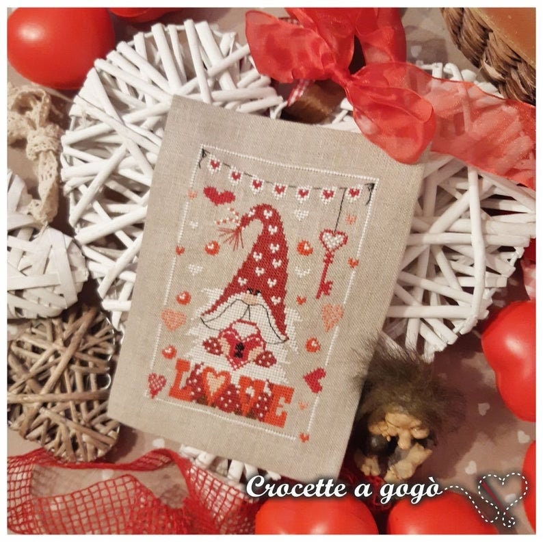 CROCETTE A GOGO "Gnome In Love"  Counted Cross Stitch Pattern  Valentine, Hearts, Love, Key, Paper Pattern