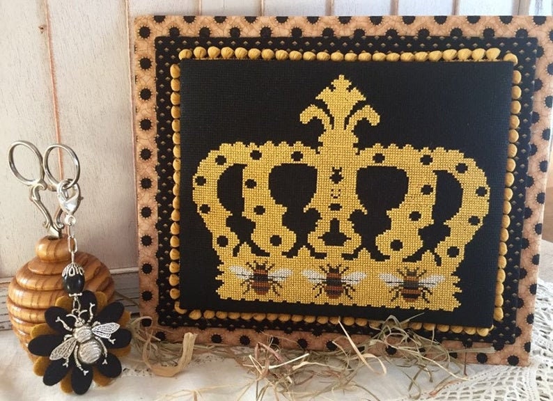 ROVARIS "Bee Crown" Counted Cross Stitch Pattern (Includes Charm Too!), Paper Pattern