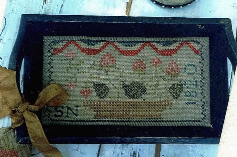 STACY NASH "Berry Basket Sewing Tray, Pin Disk & Strawberry Pinkeep" Counted Cross Stitch Pattern, 1820, Pattern Only