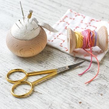 Brooklyn Haberdashery “Curved Gold Embroidery Scissors 4 Embroidery Scissors, Nickel-Plated Blades, Made In Italy