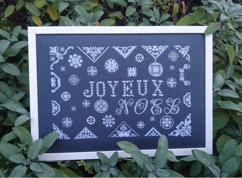 COULEUR D'ETOILE "Merry Christmas" Counted Cross Stitch Pattern, Christmas, Paper Pattern, Made in France