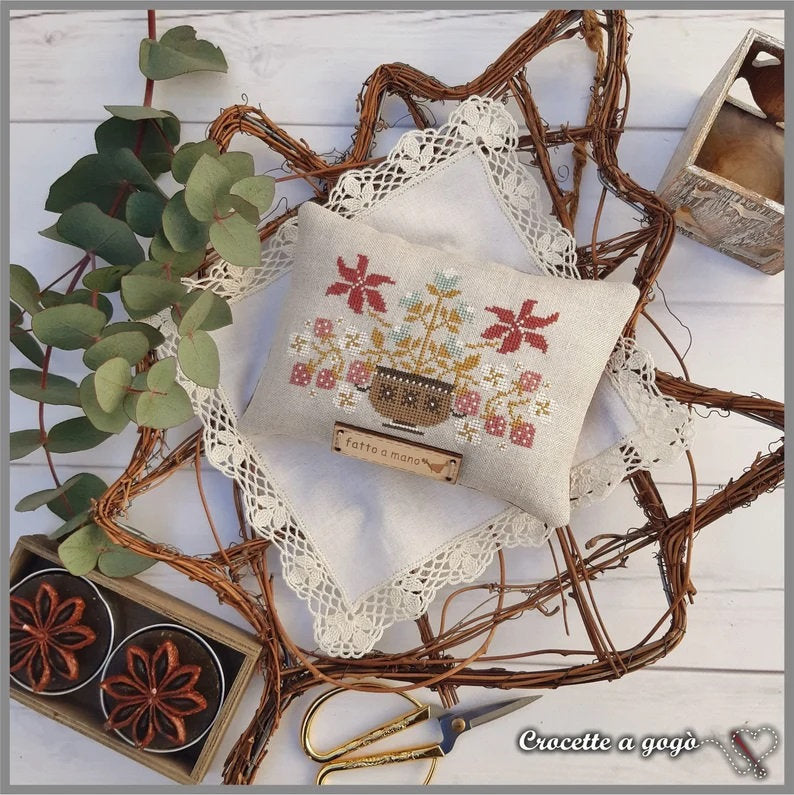 CROCETTE A GOGO "A Sweet Bouquet" Counted Cross Stitch Pattern, Flowers, Spring, Strawberries, Paper Pattern