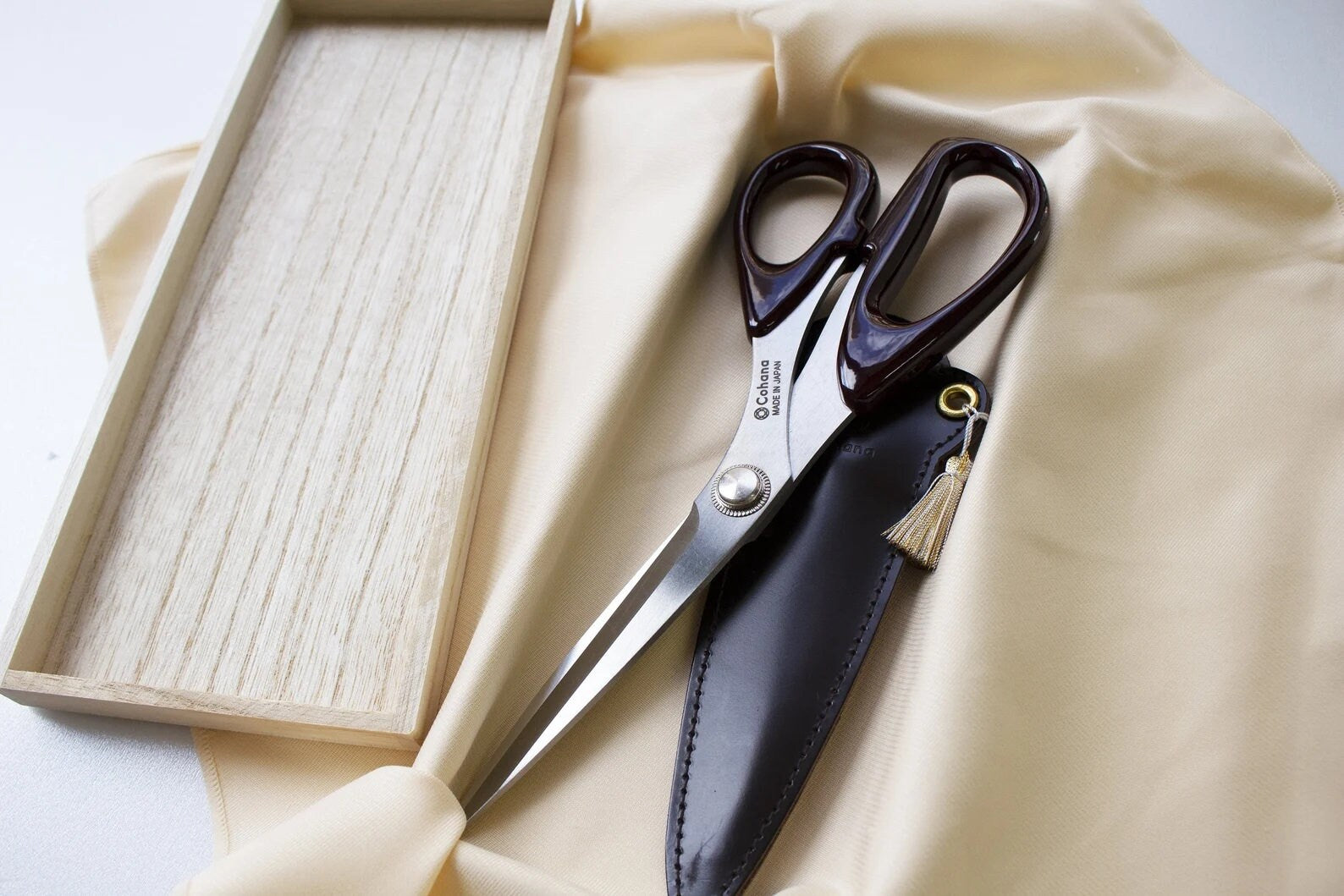 COHANA “Seki Sewing Shears w Tamenuri (Brown) Lacquered Handles ~ Golden Tassel, Stainless Steel Blades w Leather Case, Scissors, Japan