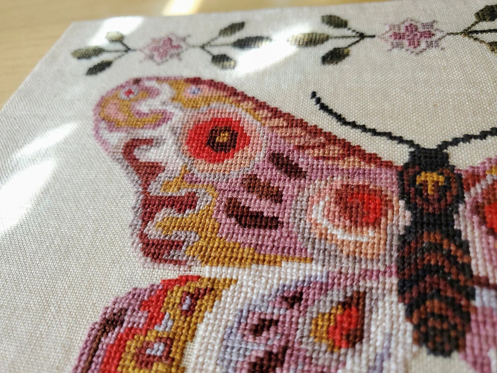 THE ARTSY HOUSEWIFE "A Study in Pink" Counted Cross Stitch Pattern, Chart, Pattern Only