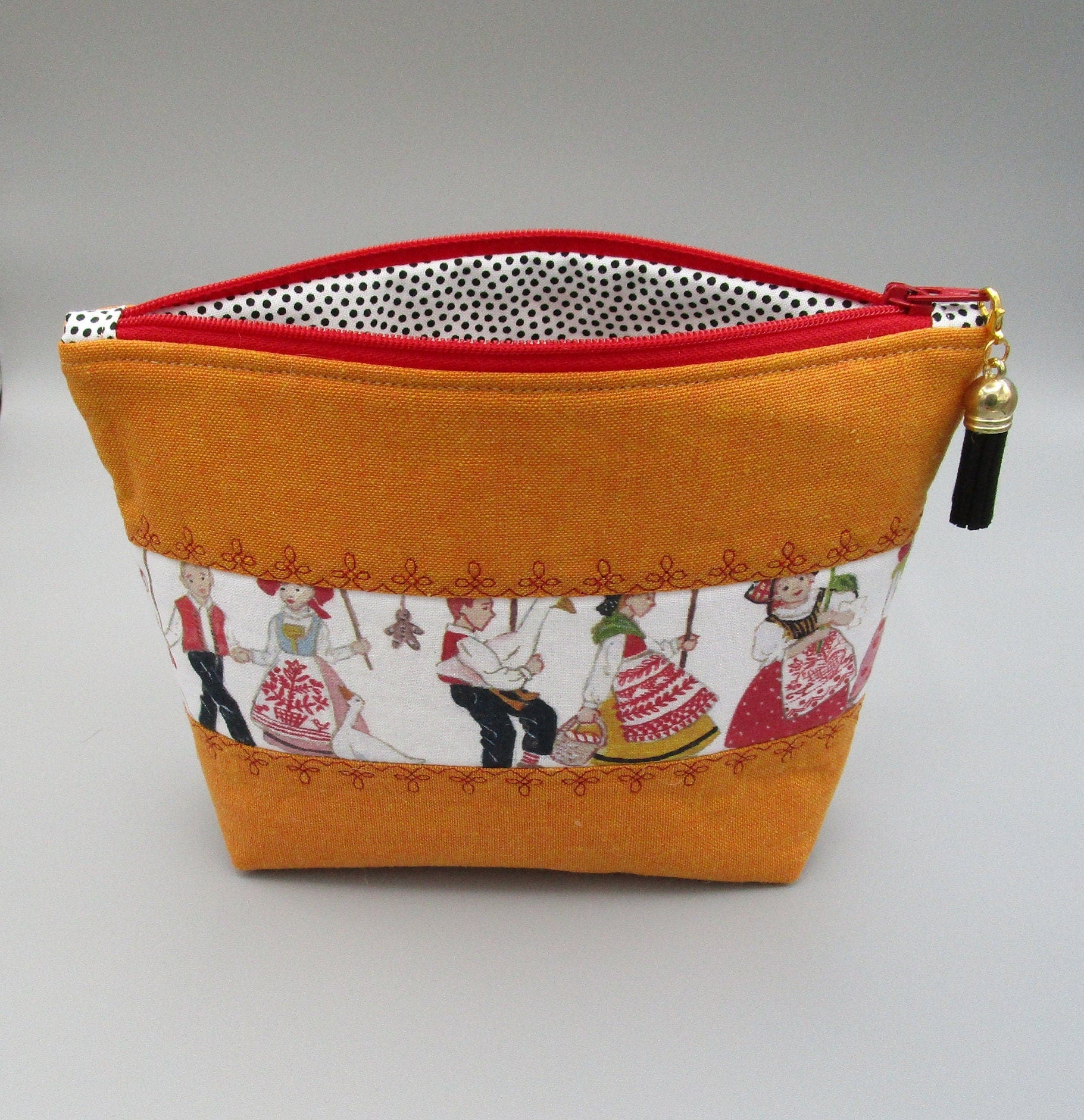 SAJOU FABRIC POUCH  Linen & Fabric Zipper Pouch  Storage Bag  Zipper Bag  Makeup Pouch  Cross Stitch