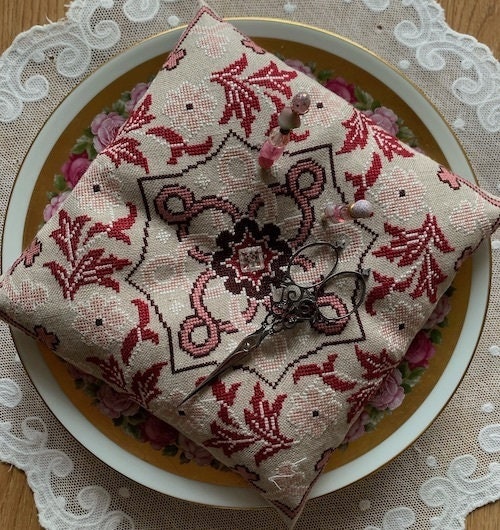 Reflets de Soie ~ Entrelacs Roses~ Counted Cross Stitch Pattern, Chart, Pattern Only