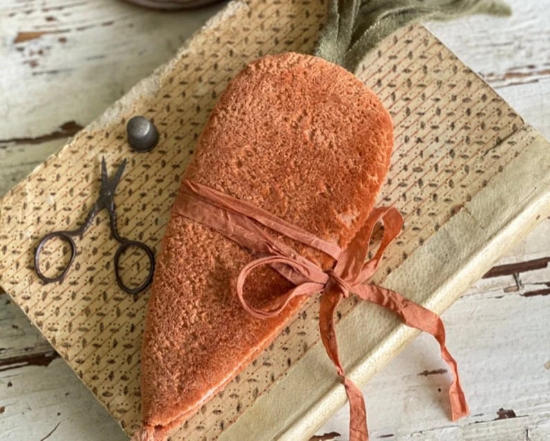 STACY NASH DESIGNS "Velvet Carrot Needle Book" Counted Cross Stitch Pattern, Nashville Needlework Market 2025, Chart, Pattern Only