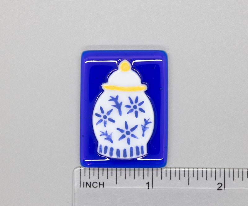 BEAU VERRE ART "Ginger Jar Fused Glass Needle Minder"  Magnet  Needleminder  One-of-a-Kind  Handcrafted 5073