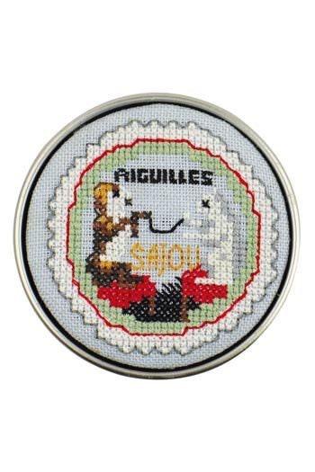 MAISON SAJOU Cross Stitch Kit - Cat and Dog Round Box, Box to Embroider, Made in France