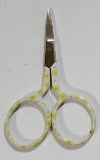 Dinky-Dyes, LLC “Daisies Scissors 2 1/2 Embroidery Scissors, Sharp, DD-SC-87
