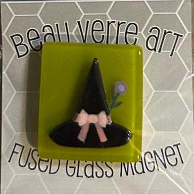 BEAU VERRE ART "Halloween Witch Hat Fused Glass Needle Minder"  Magnet  Needleminder  One-of-a-Kind  Handcrafted by Kelly
