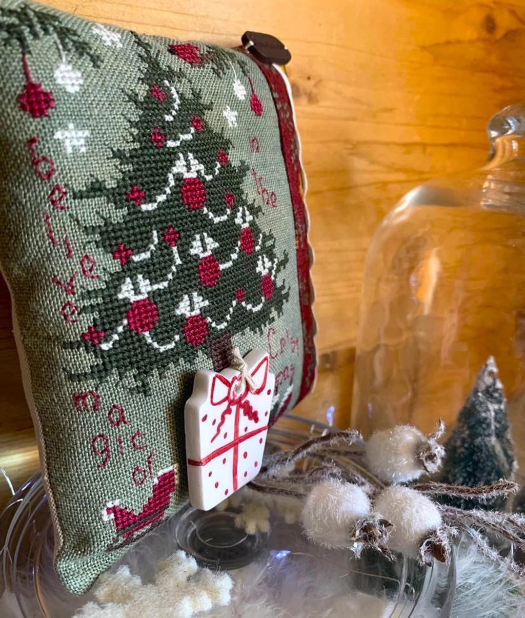 ROVARIS ~ Believe In Magic Christmas Kit, Counted Cross Stitch Pattern + KIT, Handmade from Samone, Italy