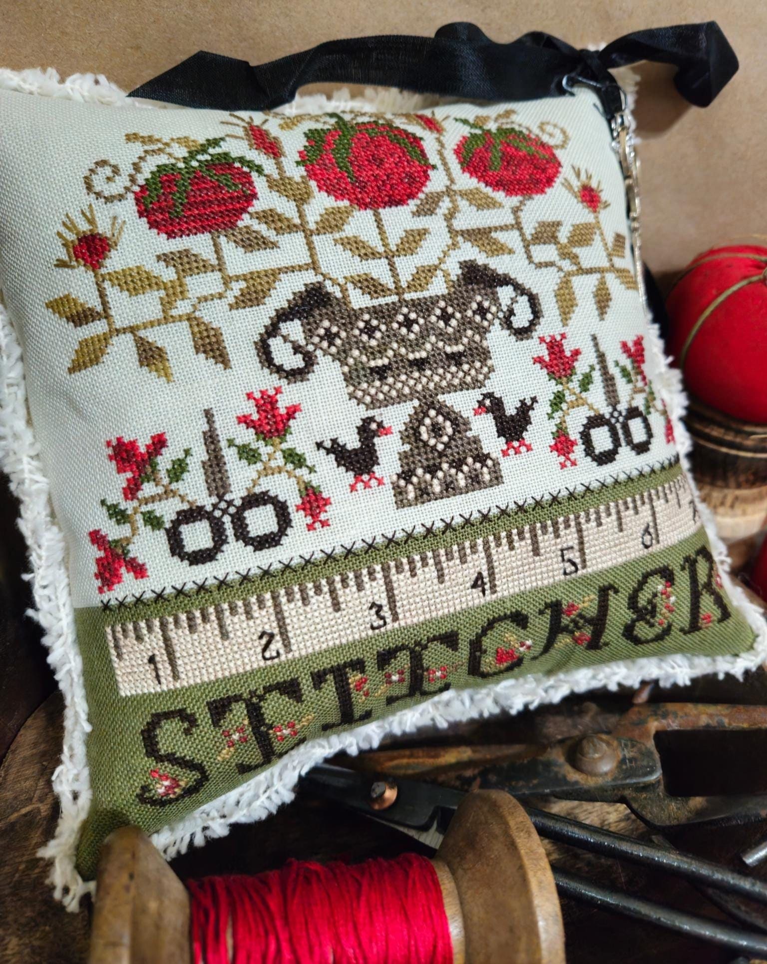 QUAINT ROSE NEEDLEARTS "Stitcher Urn" Counted Cross Stitch Pattern, Chart, Pattern Only