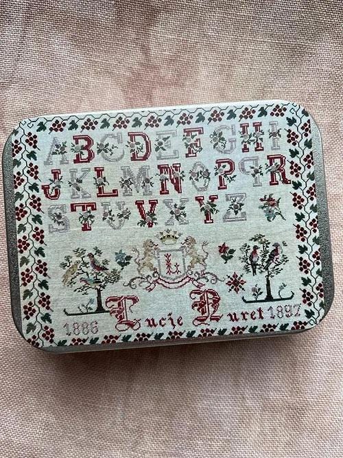 MAISON CHOISEL - Tin Box - Lucie Nuret - Reflets de Soie - 4.33" x 3.15" x 0.95"