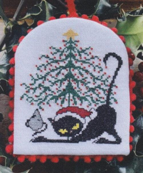 KESLYNS "Cat and Mouse" Counted Cross Stitch Pattern, Chart, Pattern Only