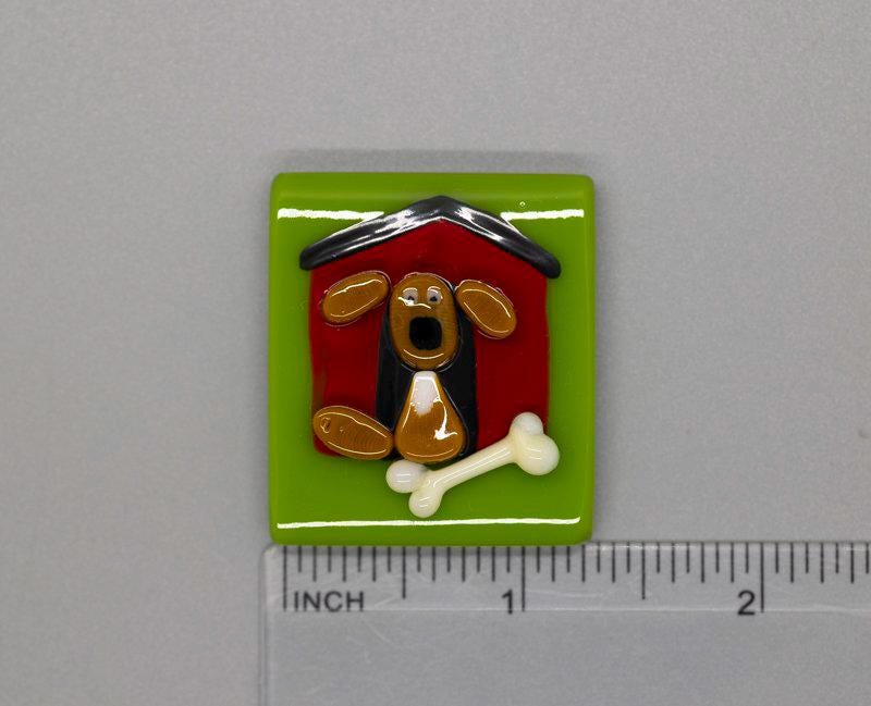 BEAU VERRE ART "Brown Dog Fused Glass Needle Minder"  Magnet  Needleminder  One-of-a-Kind  Handcrafted 5765