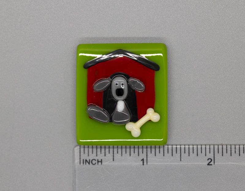 BEAU VERRE ART "Gray Dog Fused Glass Needle Minder" • Magnet • Needleminder • One-of-a-Kind, Handcrafted with Love by Kelly