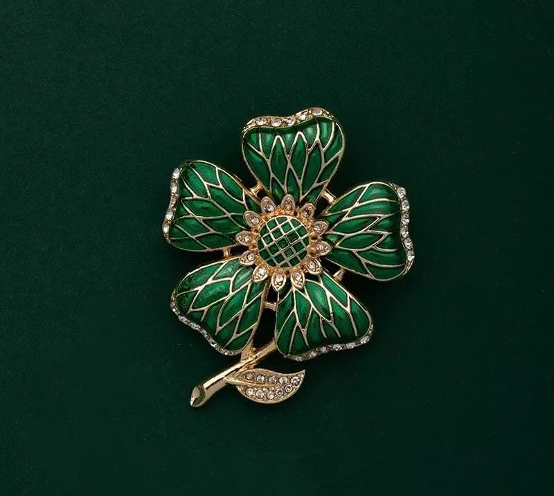 KINGSLAND NEEDLE MINDER ~ Green Flower Needle Minder, 1.5" Diameter, Needle Dock, Canvas Magnet, Needle Garage, Needleminder
