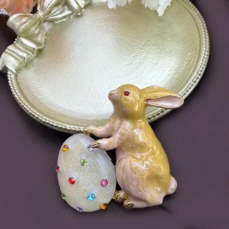 KINGSLAND NEEDLE MINDER ~ Yellow Bunny Rabbit with Egg Needle Minder, Needle Dock, Enamel Magnet Needle Garage, Needleminder