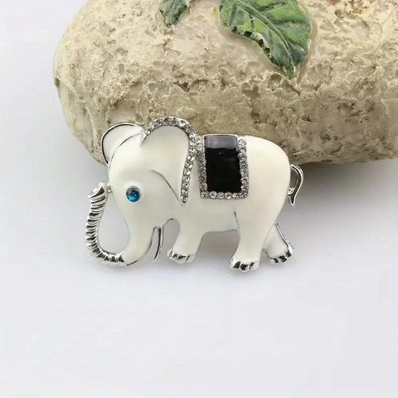 KINGSLAND NEEDLE MINDER ~ White Elephant Needle Minder, Needle Dock, Sparkling Rhinestones, Enamel Magnet, Needle Garage, Needleminder