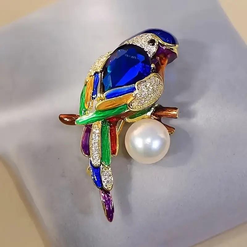 KINGSLAND NEEDLE MINDER ~ Blue Parrot Needle Minder, Needle Dock, Swarovski Crystal Enamel Magnet, Needle Garage, Needleminder
