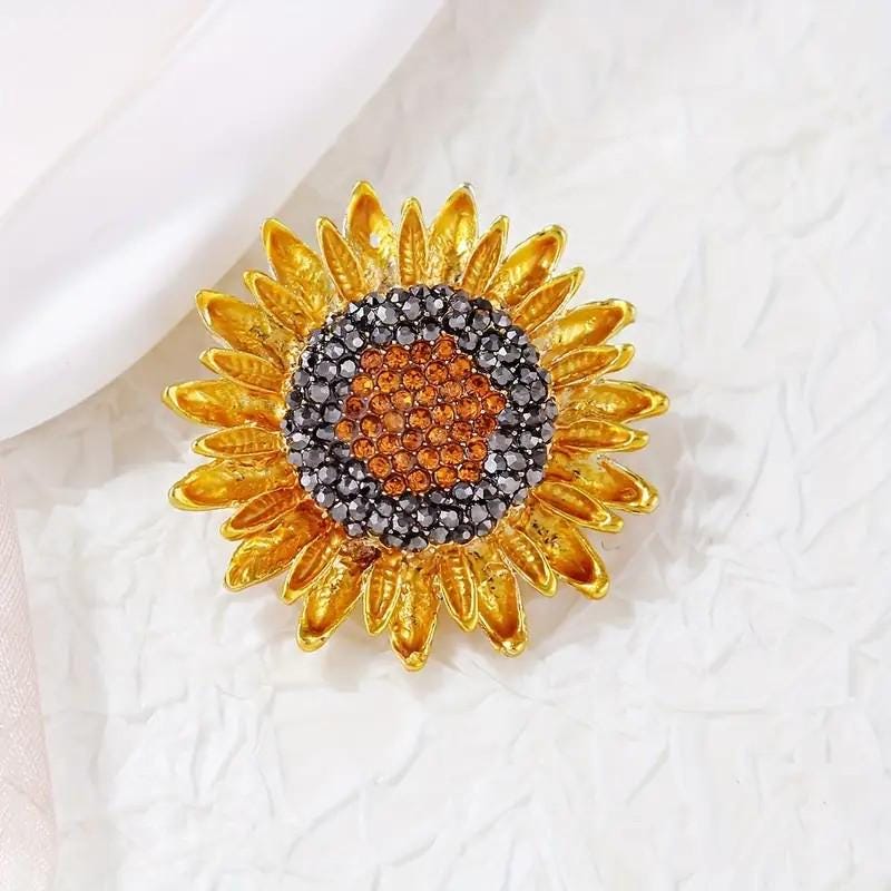 KINGSLAND NEEDLE MINDER ~ Sunflower Needle Minder, Needle Dock, Sparkling Rhinestones, Enamel Magnet, Needle Garage, Needleminder
