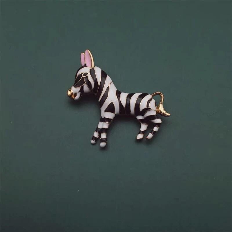 KINGSLAND NEEDLE MINDER ~ Adorable Zebra Needle Minder, Needle Dock, Sparkling Rhinestones, Enamel Magnet, Needle Garage, Needleminder