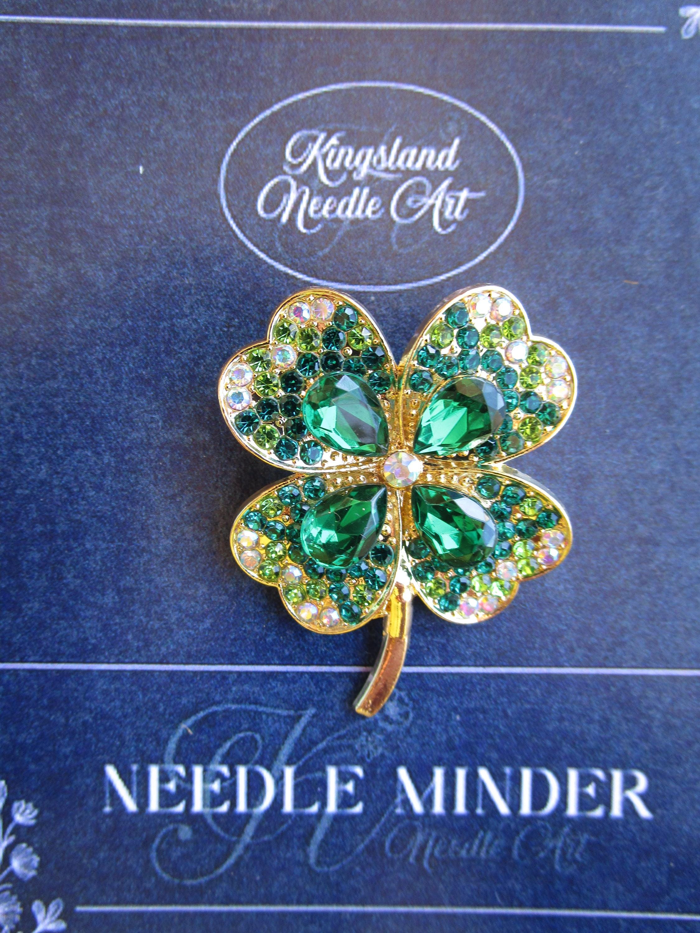 KINGSLAND NEEDLE MINDER ~ Green Clover Leaf Needle Minder, Gold Tone, Needle Dock, Enamel and Rhinestone, Magnet Needle Garage, Needleminder