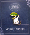 KINGSLAND NEEDLE MINDER ~ White Mouse Needle Minder, Needle Dock, Enamel and Rhinestone, Magnet Needle Garage, Needleminder