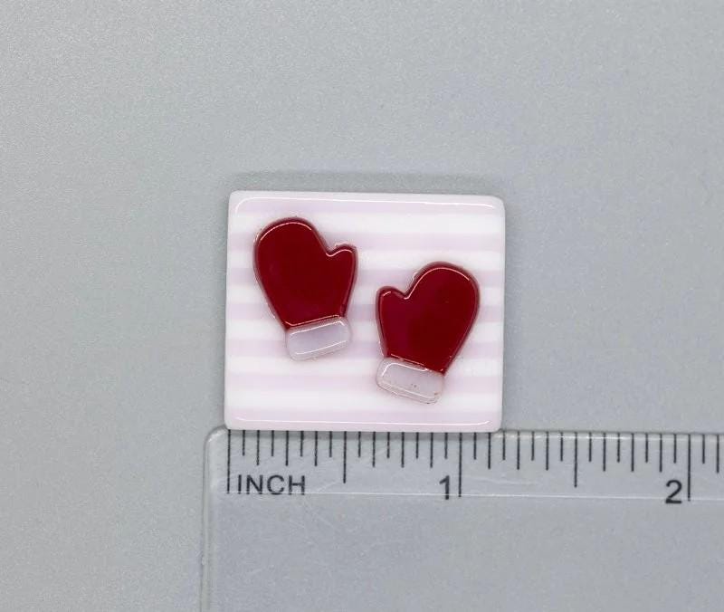 BEAU VERRE ART "Red Mittens Fused Glass Needle Minder"  Magnet  Needleminder  One-of-a-Kind  Handcrafted by Kelly