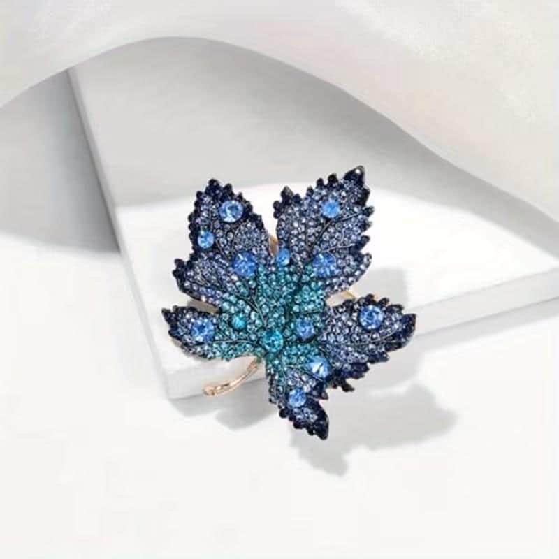 KINGSLAND NEEDLE MINDER ~ Maple Leaf Needle Minder, Needle Dock, Encrusted Rhinestones, Magnet, Needle Garage, Needleminder