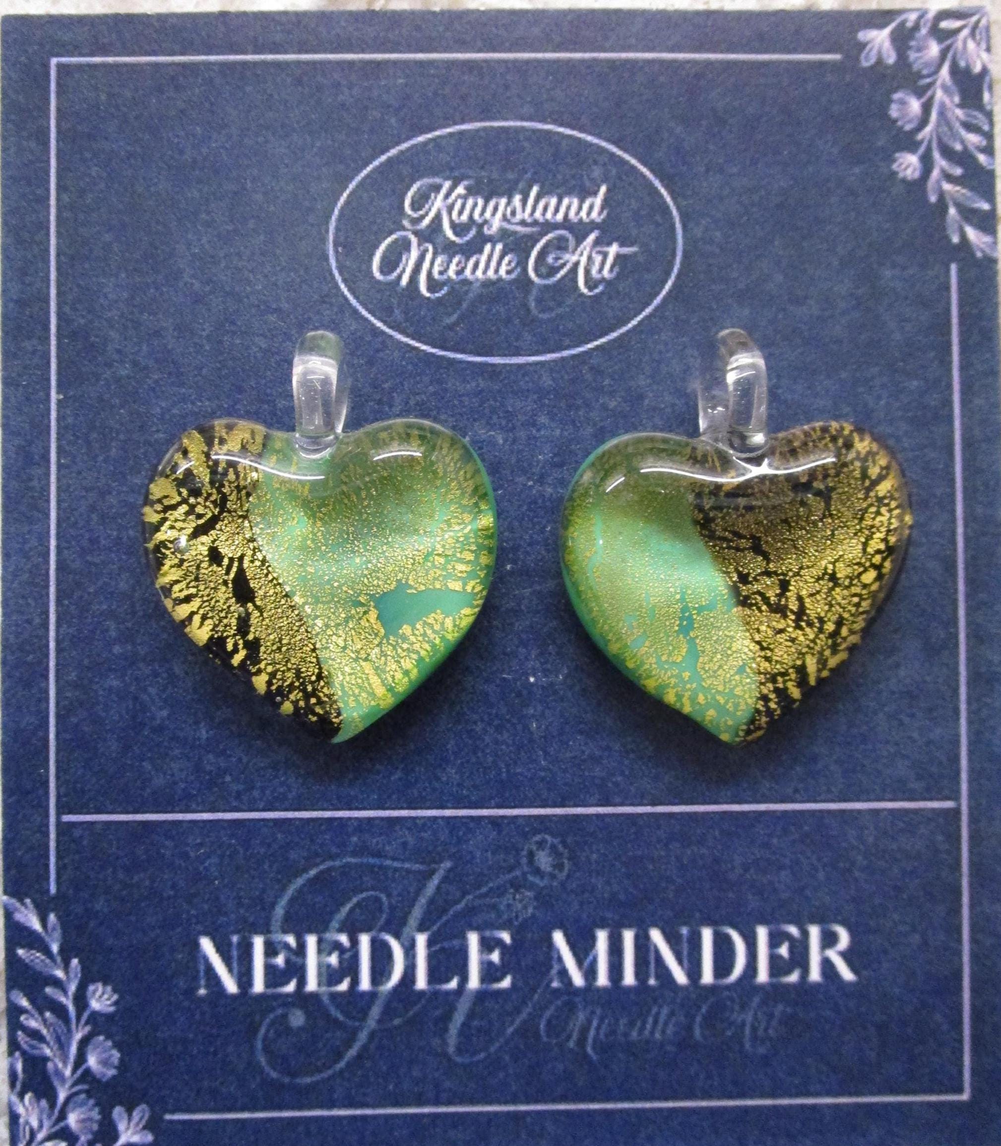 KINGSLAND NEEDLE MINDER ~ Black and Green 24kt Foil Bicolor Heart ~ Murano Glass Lampwork, Venetian Glass, Needle Dock, Needleminder