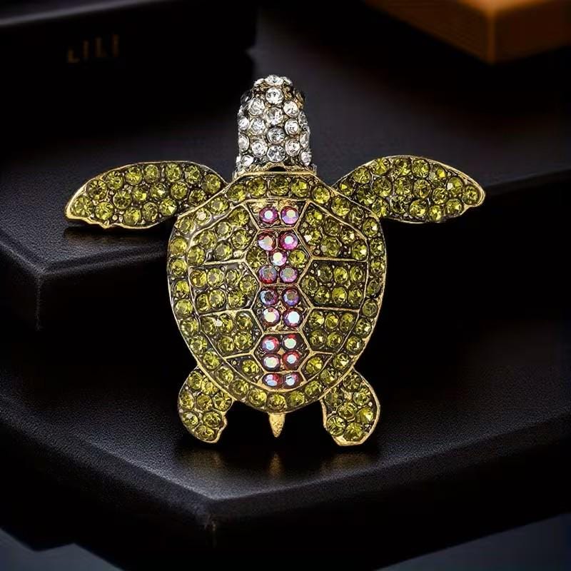 KINGSLAND NEEDLE MINDER ~ Green & Pink Turtle Needle Minder, Needle Dock, Rhinestone, Enamel, Magnet, Needle Garage, Needleminder