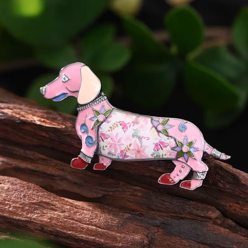 KINGSLAND NEEDLE MINDER ~ Pink Dog Dachshund Needle Minder, Needle Dock, Enamel, Magnet, Needle Garage, Needleminder