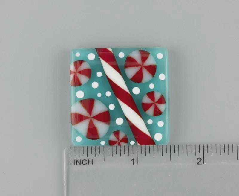 BEAU VERRE ART "Peppermint Fused Glass Needle Minder"  Magnet  Needleminder  One-of-a-Kind  Handcrafted by Kelly
