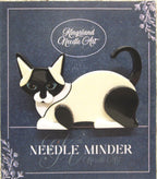 KINGSLAND NEEDLE MINDER ~ Black & White Cat Acrylic Needle Minder, Needle Dock, Multi-Dimensional, Magnet, Needle Garage, Needleminder