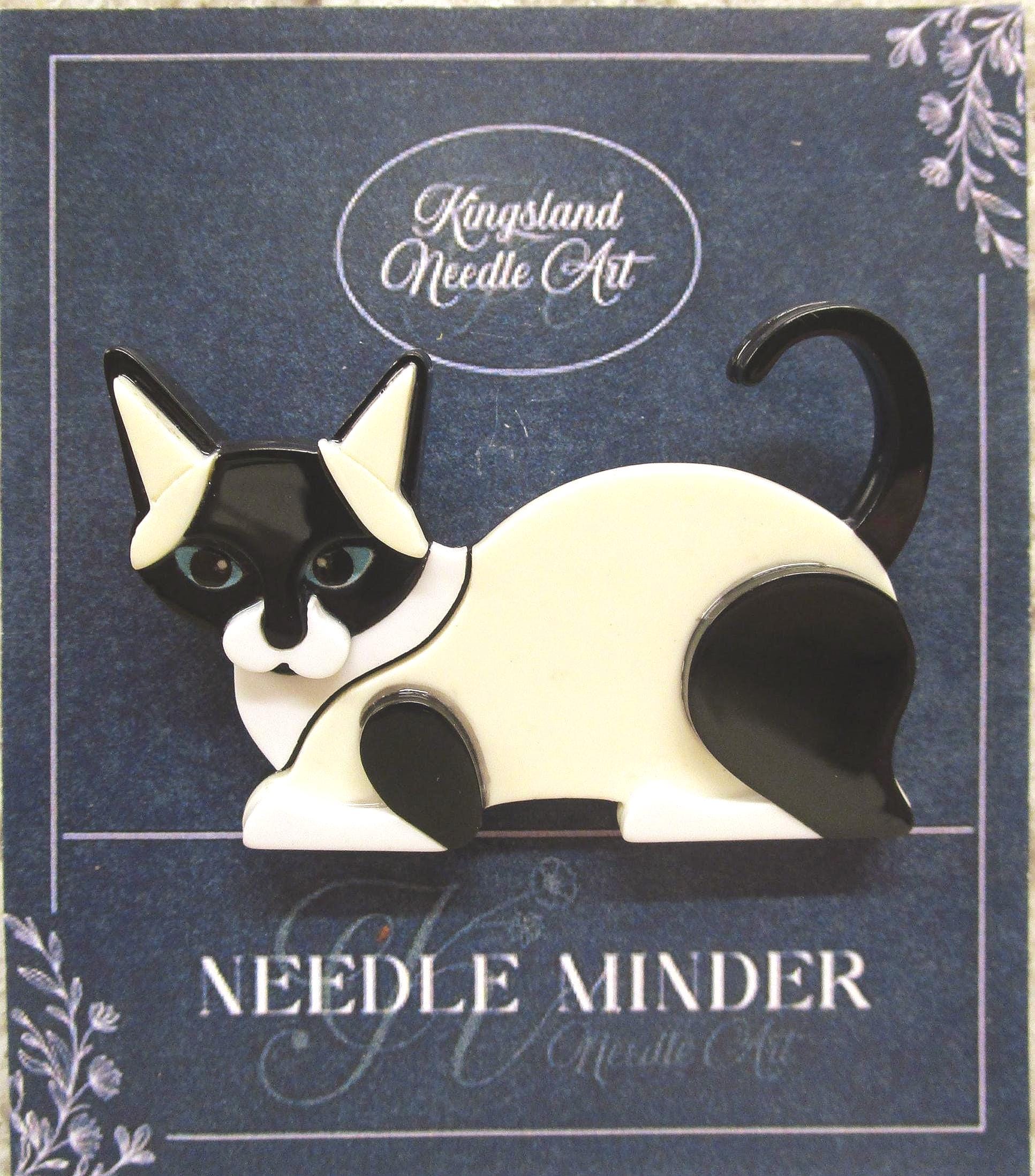 KINGSLAND NEEDLE MINDER ~ Black & White Cat Acrylic Needle Minder, Needle Dock, Multi-Dimensional, Magnet, Needle Garage, Needleminder