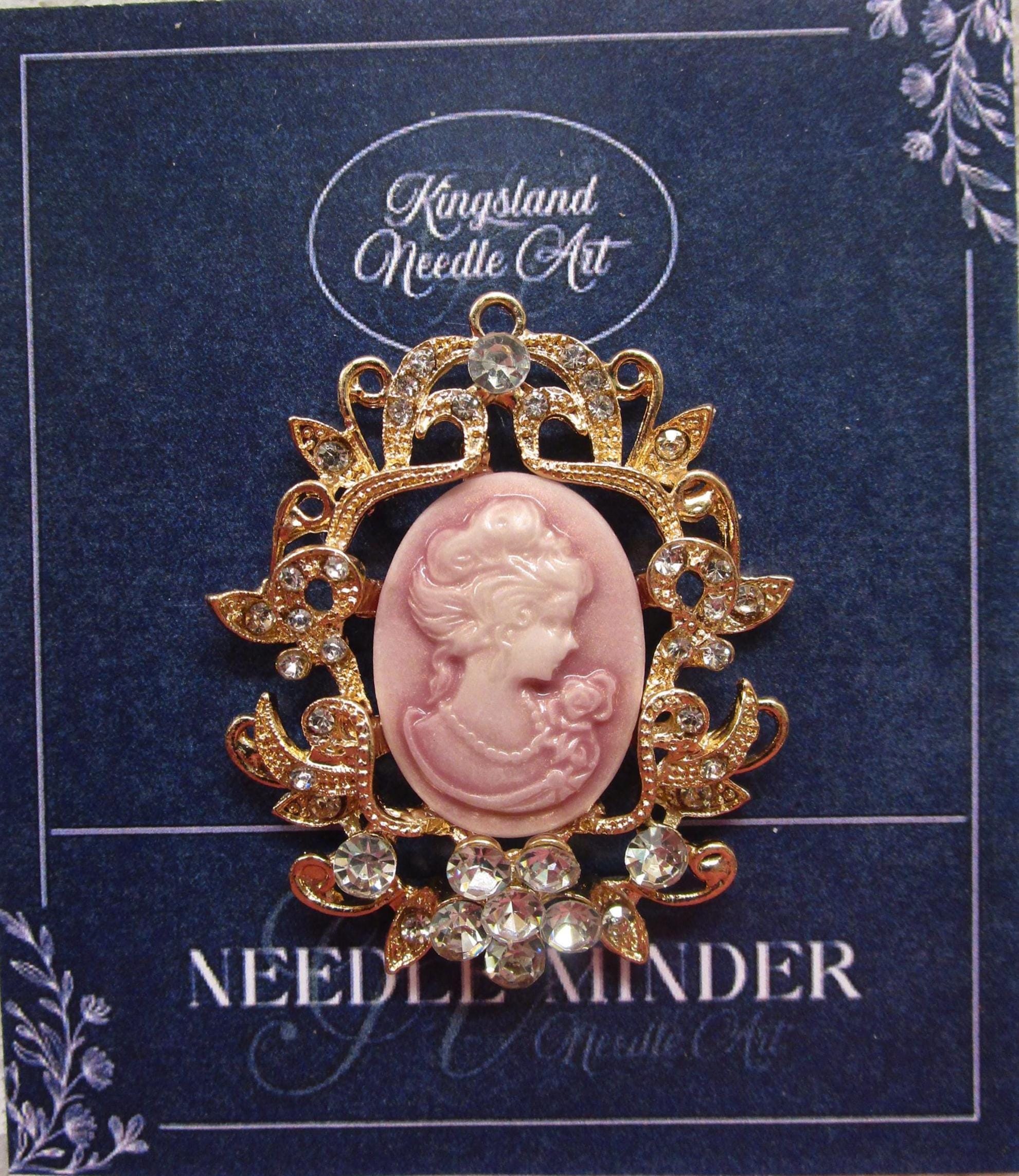 KINGSLAND NEEDLE MINDER ~ Cameo Needle Minder, Needle Dock, Crystal, Magnet, Needle Garage, Needleminder