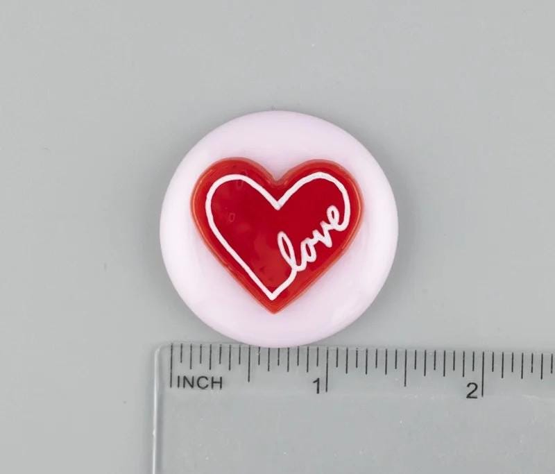 BEAU VERRE ART "Red Heart Fused Glass Needle Minder"  Magnet  Needleminder  One-of-a-Kind  Handcrafted by Kelly 7222