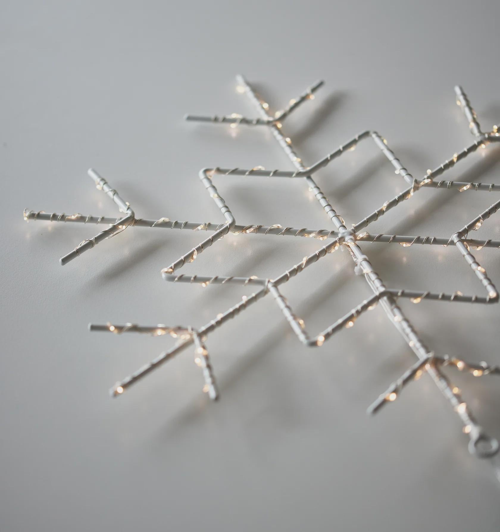 LUMINA OF LONDON ~ Lumi Metal Snowflake ~ 120 Warm White Led Lights ~ Sleek Metal Design ~ Battery Power ~ 16" Diameter ~ Holiday Decor