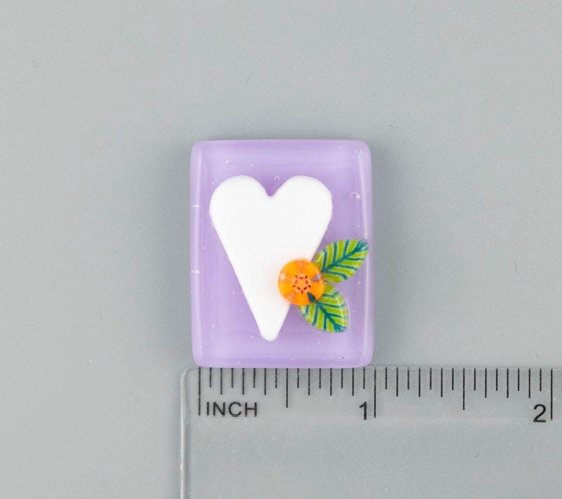 BEAU VERRE ART "White Heart Fused Glass Needle Minder"  Magnet  Needleminder  One-of-a-Kind  Handcrafted by Kelly 7264
