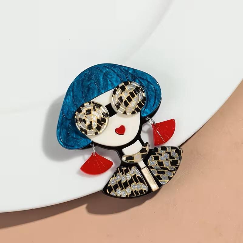 KINGSLAND NEEDLE MINDER ~ Fashionista Girl Acrylic Needle Minder, Needle Dock, Multi-Dimensional, Magnet, Needleminder