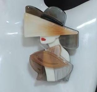 KINGSLAND NEEDLE MINDER ~ Fashionista Acrylic Needle Minder, Needle Dock, Multi-Dimensional, Magnet, Needleminder