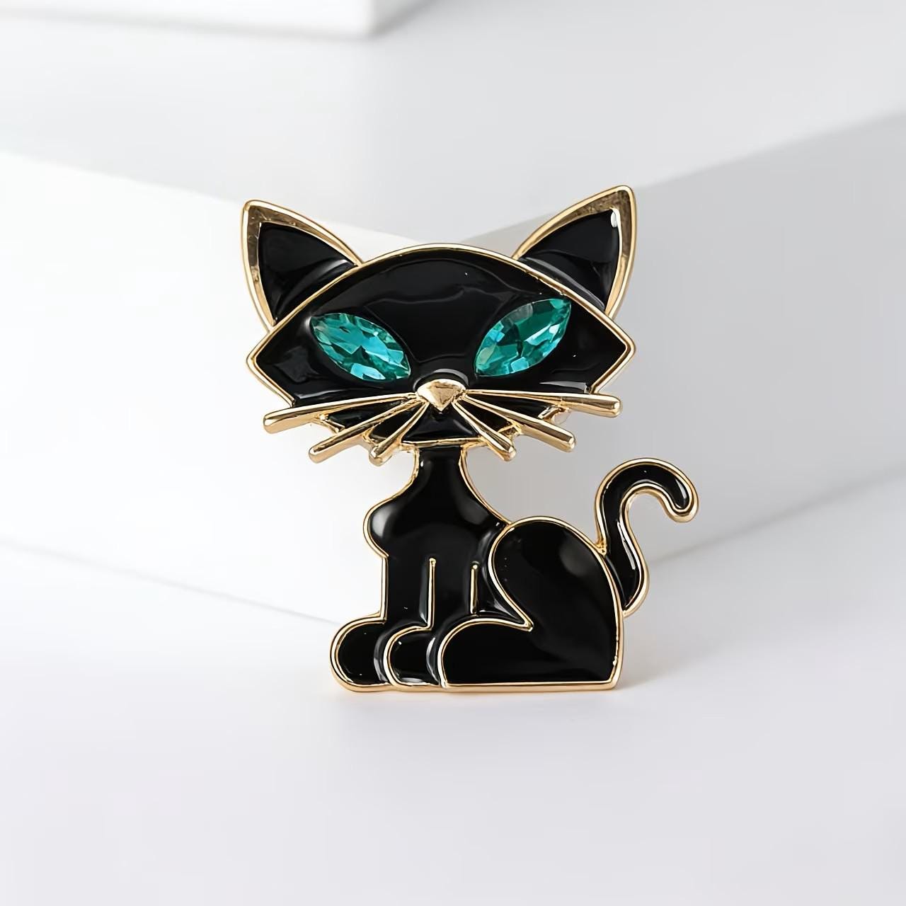 KINGSLAND NEEDLE MINDER ~ Green Eyed Black Cat Needle Minder, Needle Dock, Enamel, Magnet, Needle Garage, Needleminder