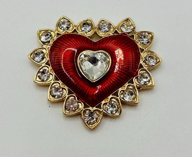 KINGSLAND NEEDLE MINDER ~ Valentine's Day Red Heart Needle Minder, Needle Dock, Swarovski Crystal Enamel, Magnet, Needle Garage