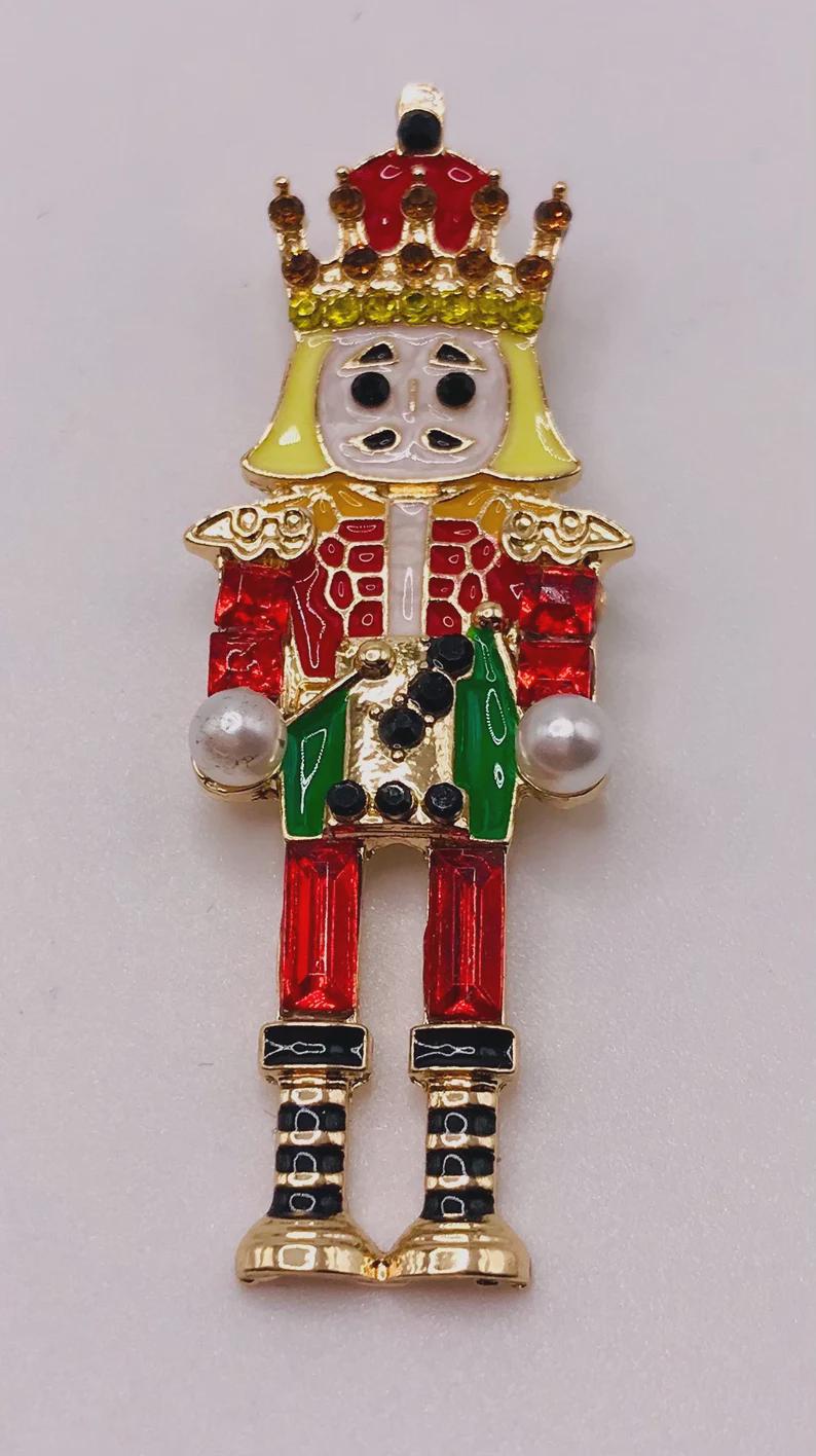 KINGSLAND NEEDLE MINDER ~ Soldier Nutcracker Needle Minder, Needle Dock, Swarovski Crystal Enamel Magnet, Needle Garage, Needleminder